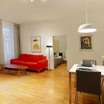 Charmante Neu Renovierte Wohnung In Der Naehe Des Stadtzentrums