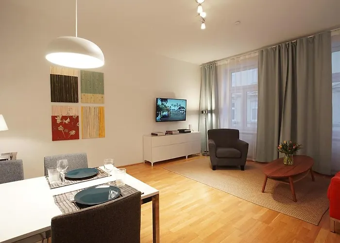 Charmante Neu Renovierte Wohnung In Der Naehe Des Stadtzentrums